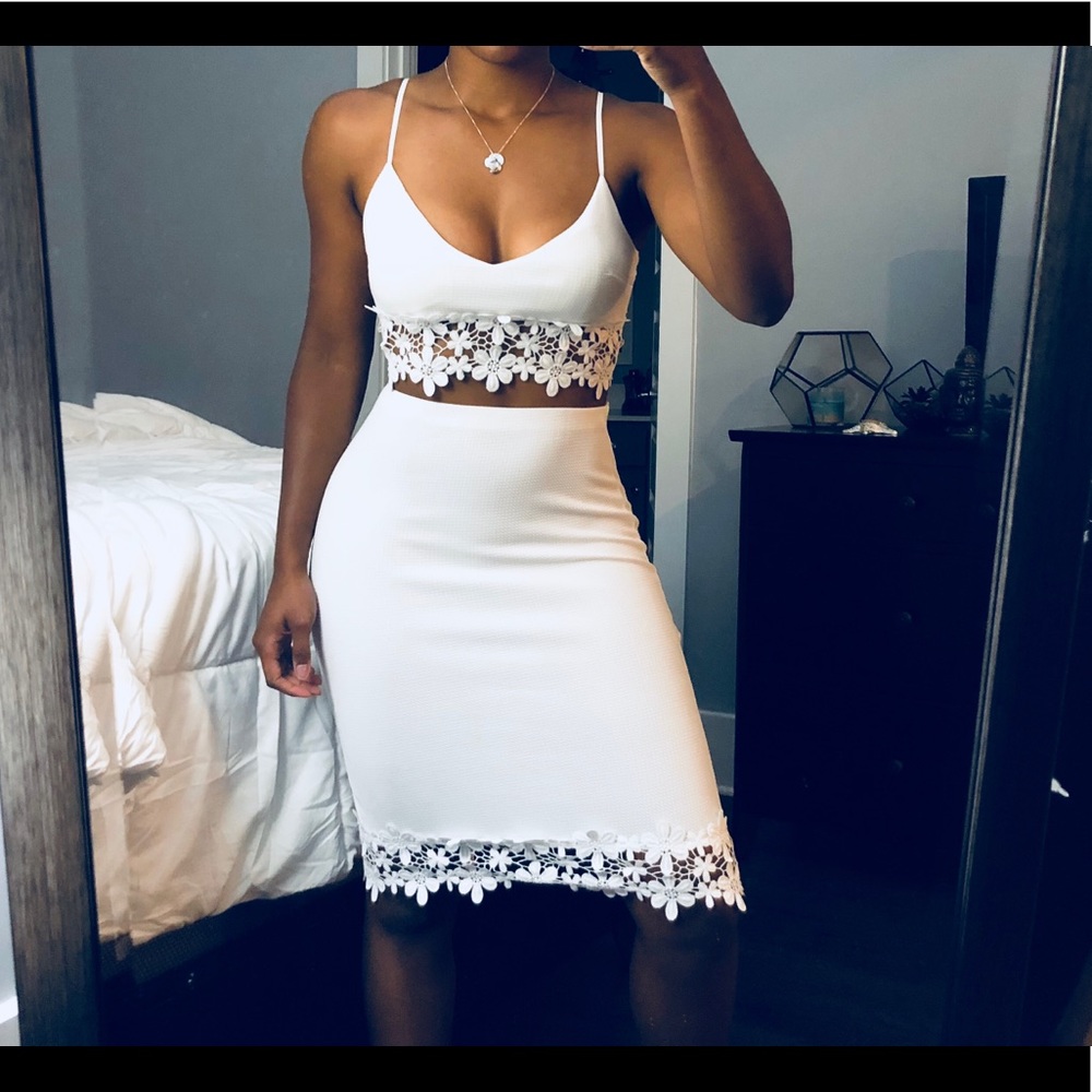 White pencil skirt